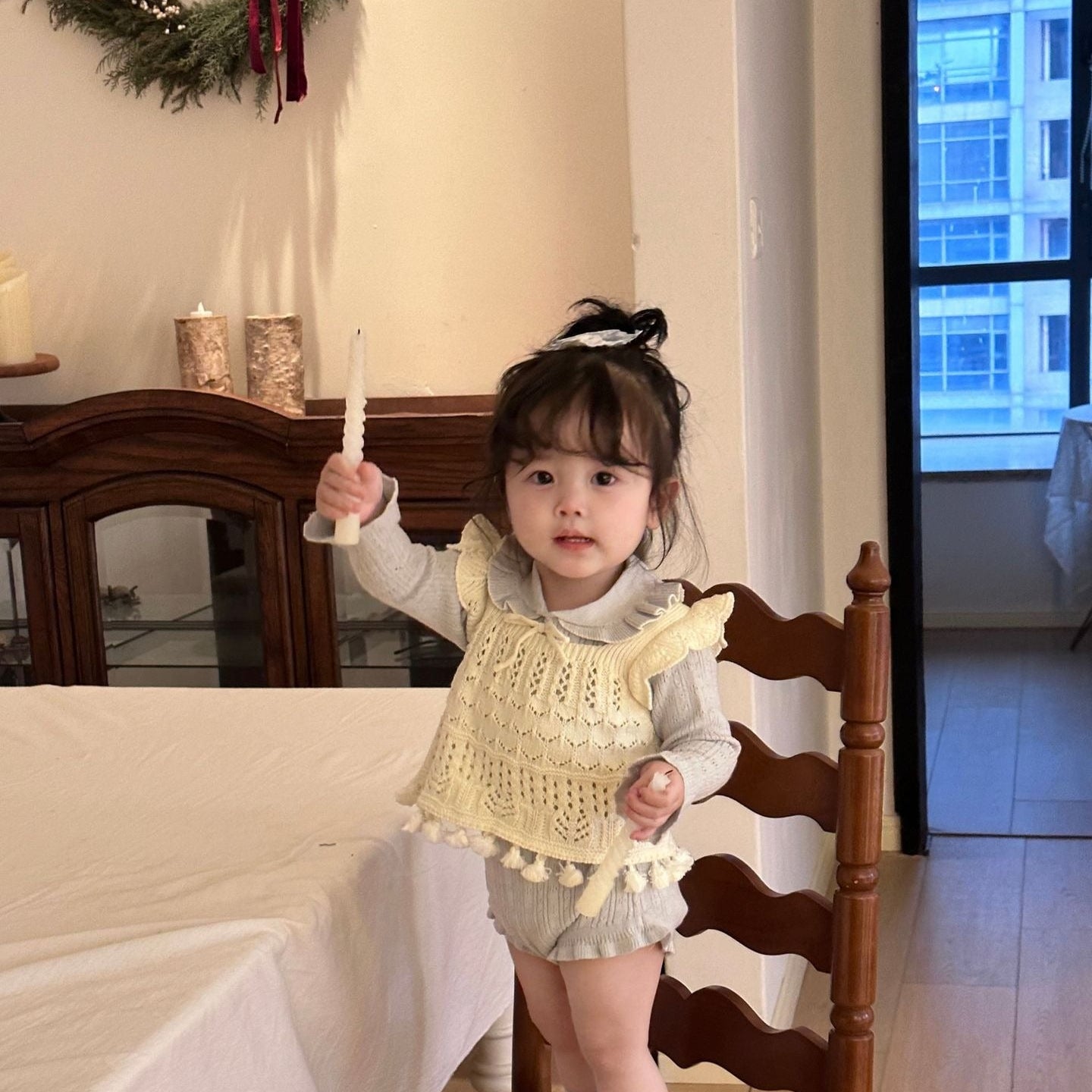 【BABY】 ナチュラルガーリーフリルロンパース