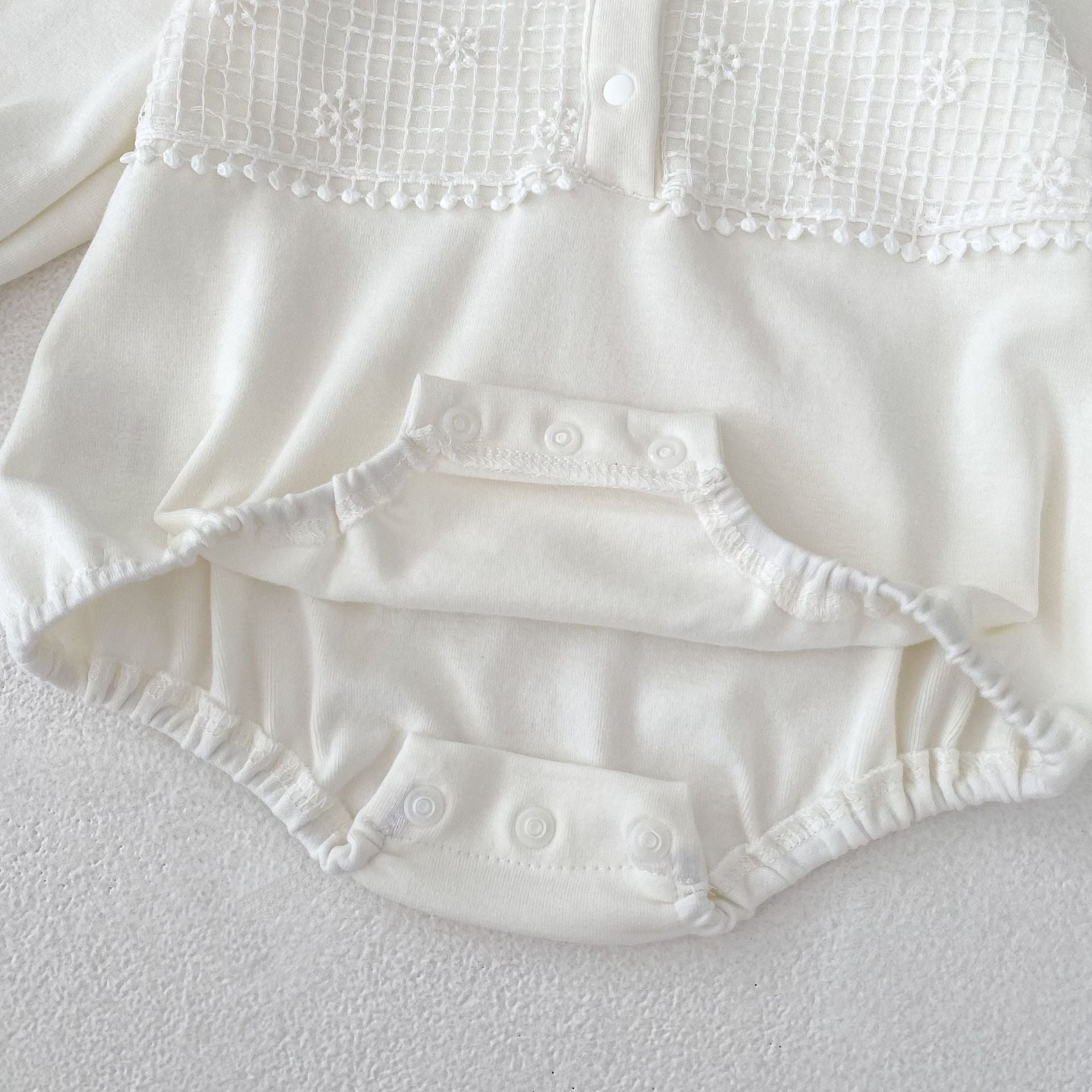 【BABY】springホワイトレースロンパース