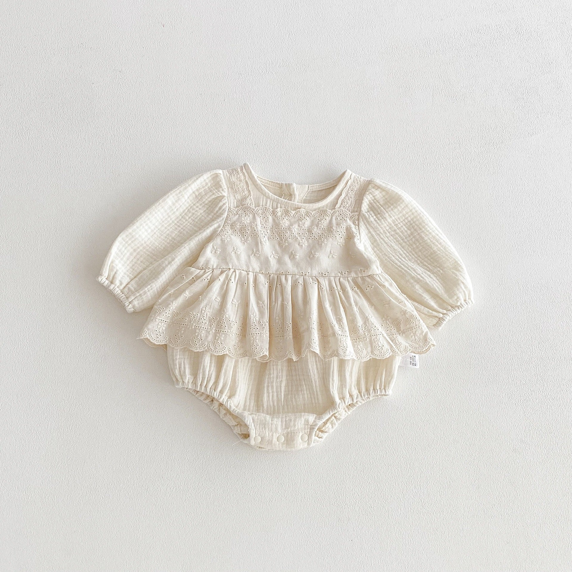【BABY】ふんわりレースベビーロンパース（2color）