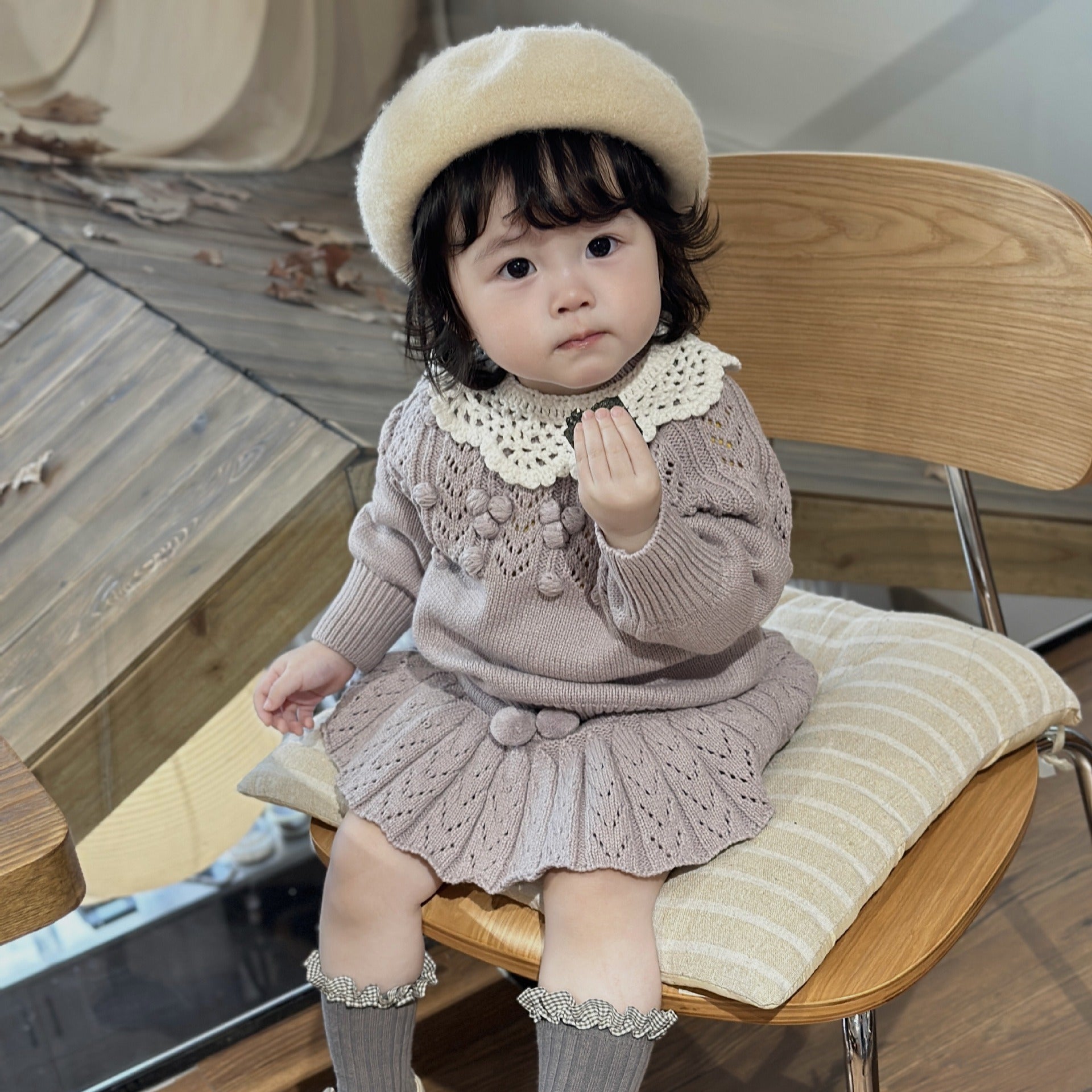 【BABY】穴あき模様ぽんぽんニットセーター