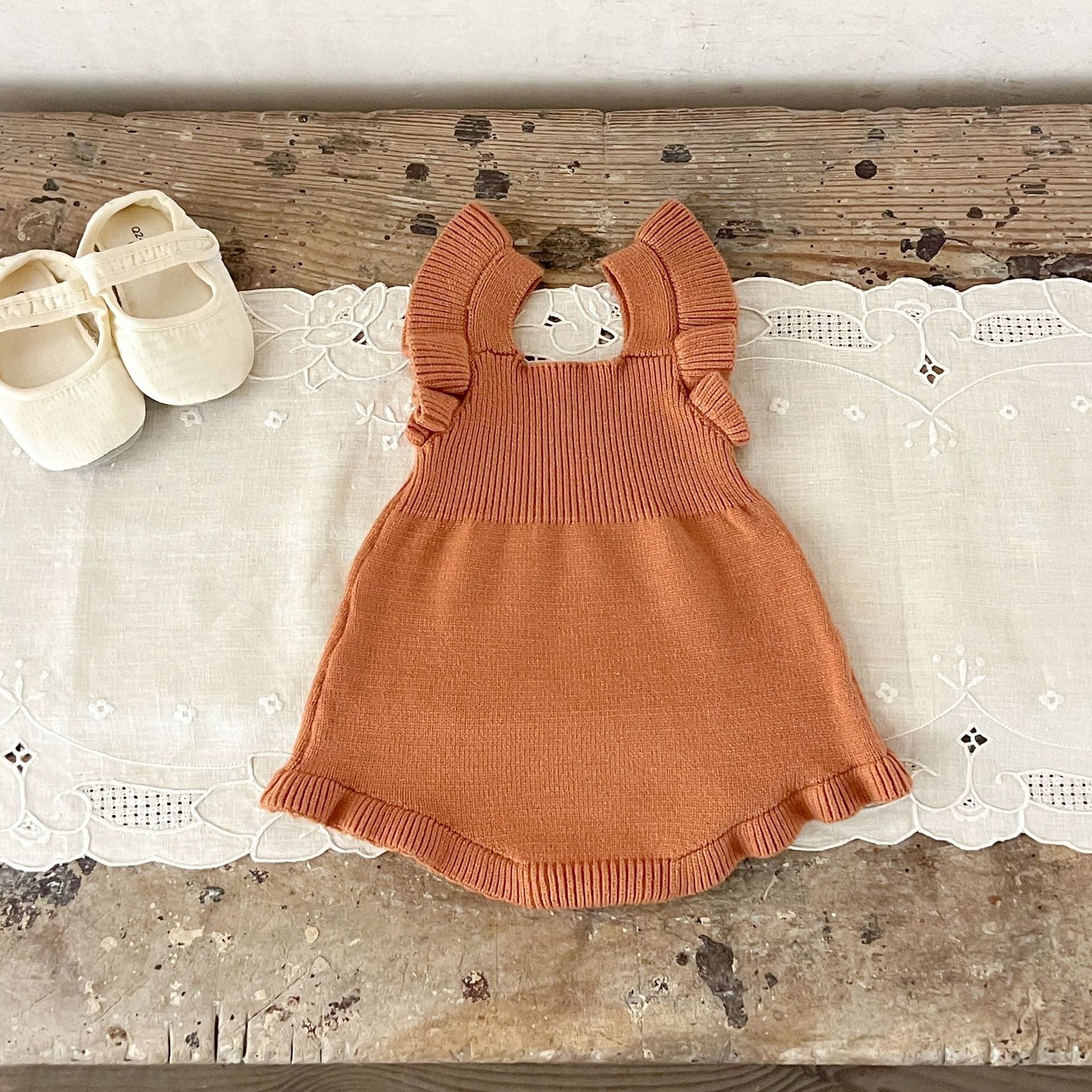 【BABY】フリルショルダーニットサロペット