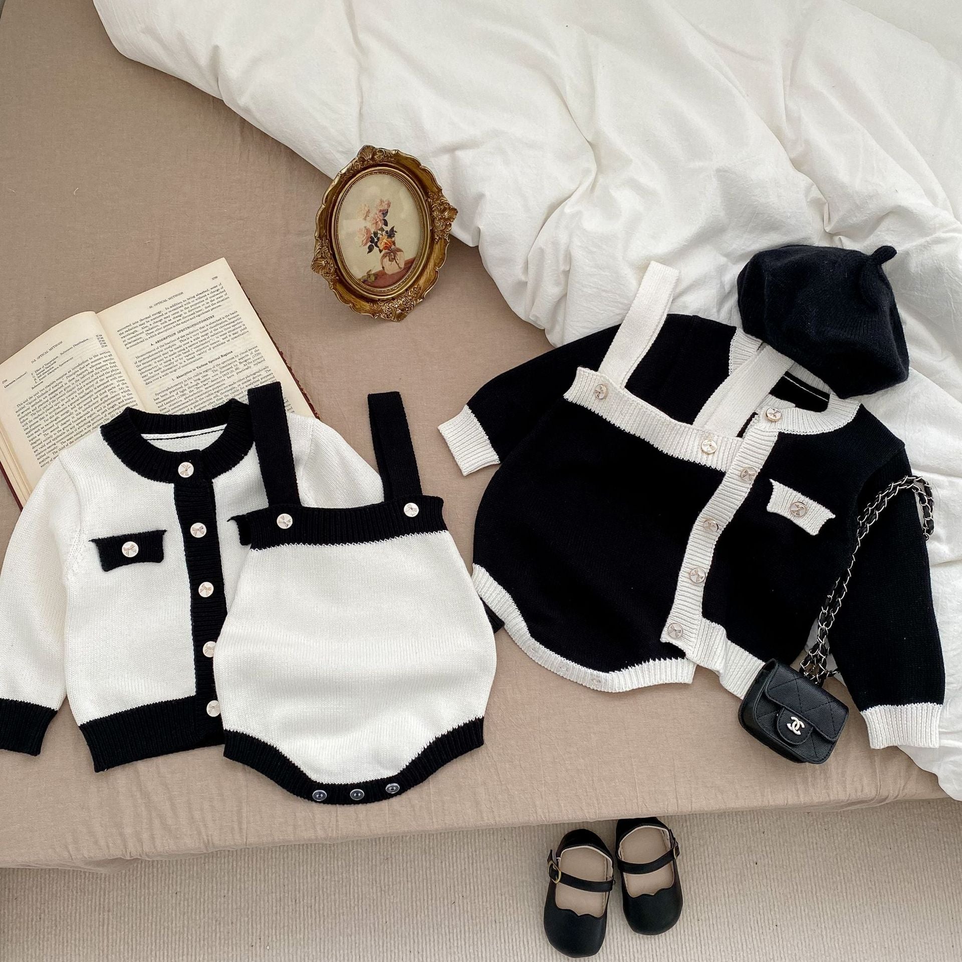 【BABY】モノクロニットカーディガン/サロペット CawaKomostore