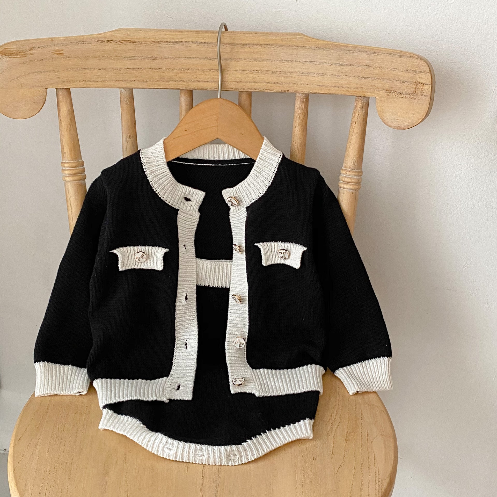 【BABY】モノクロニットカーディガン/サロペット CawaKomostore