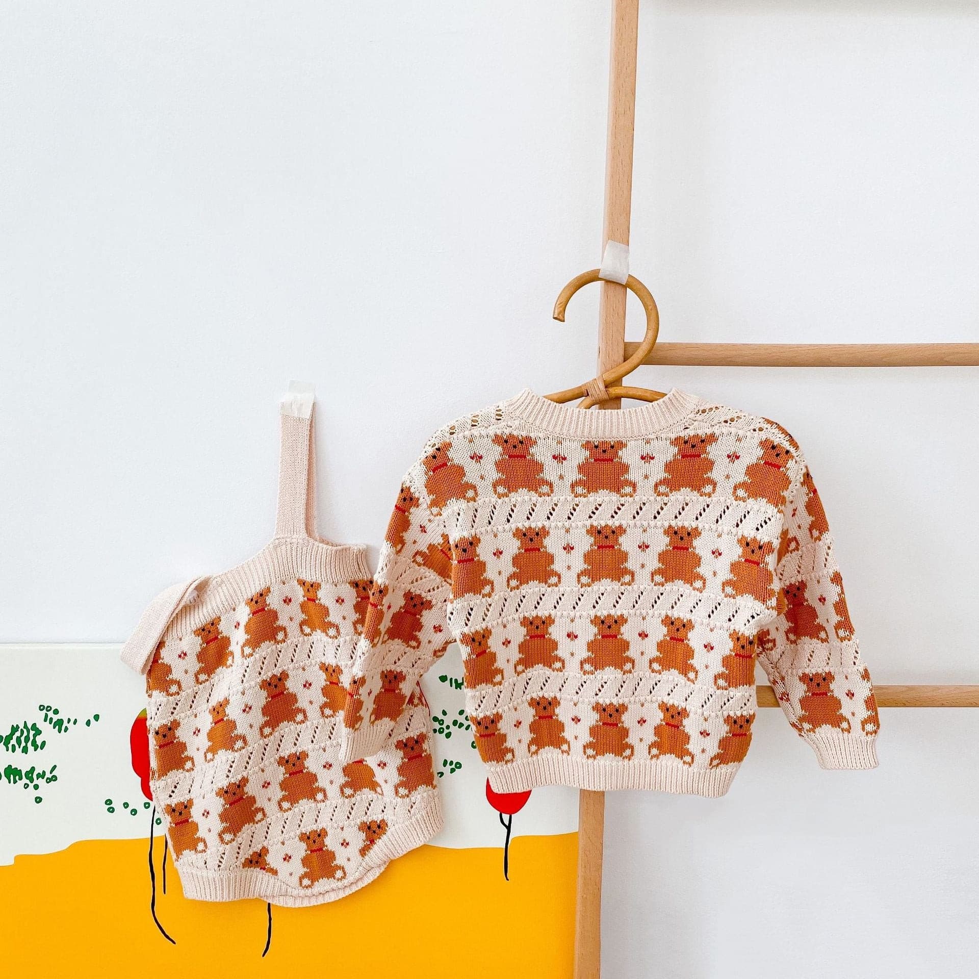 【BABY】クマ総柄ニットカーディガン/サロペット CawaKomostore