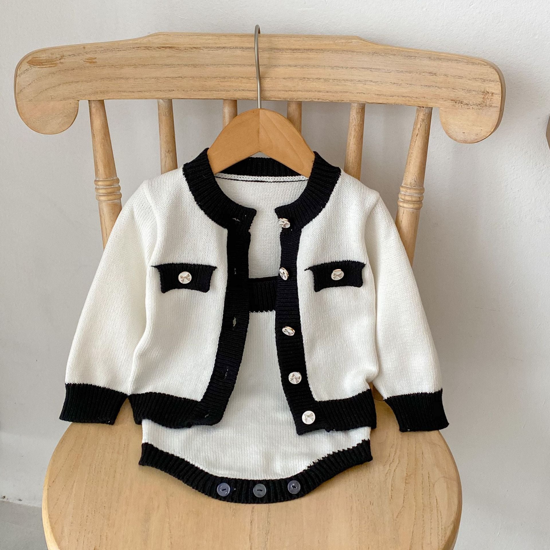 【BABY】モノクロニットカーディガン/サロペット CawaKomostore