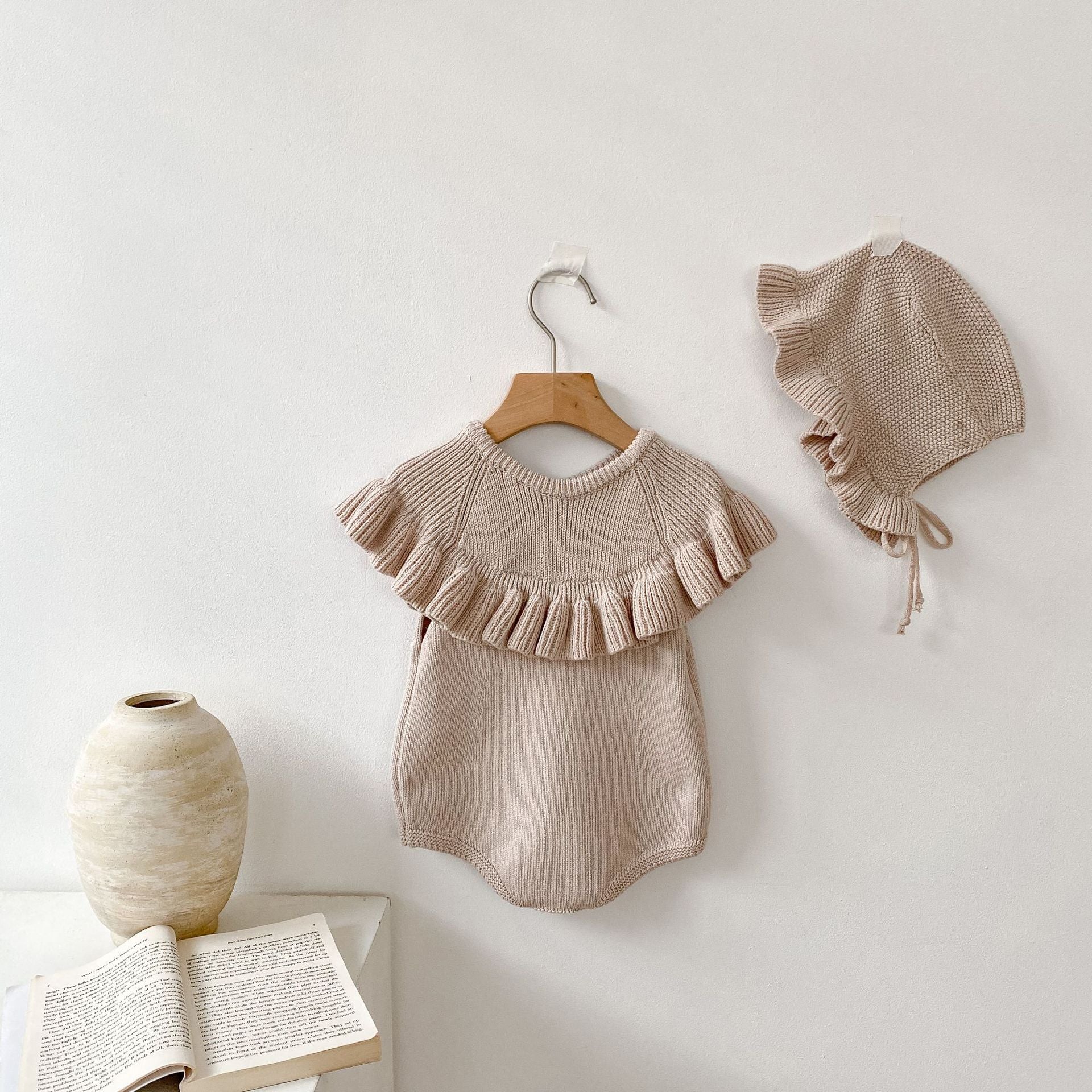 【BABY】フレンチスリーブフリルニットロンパース/ボンネット CawaKomostore