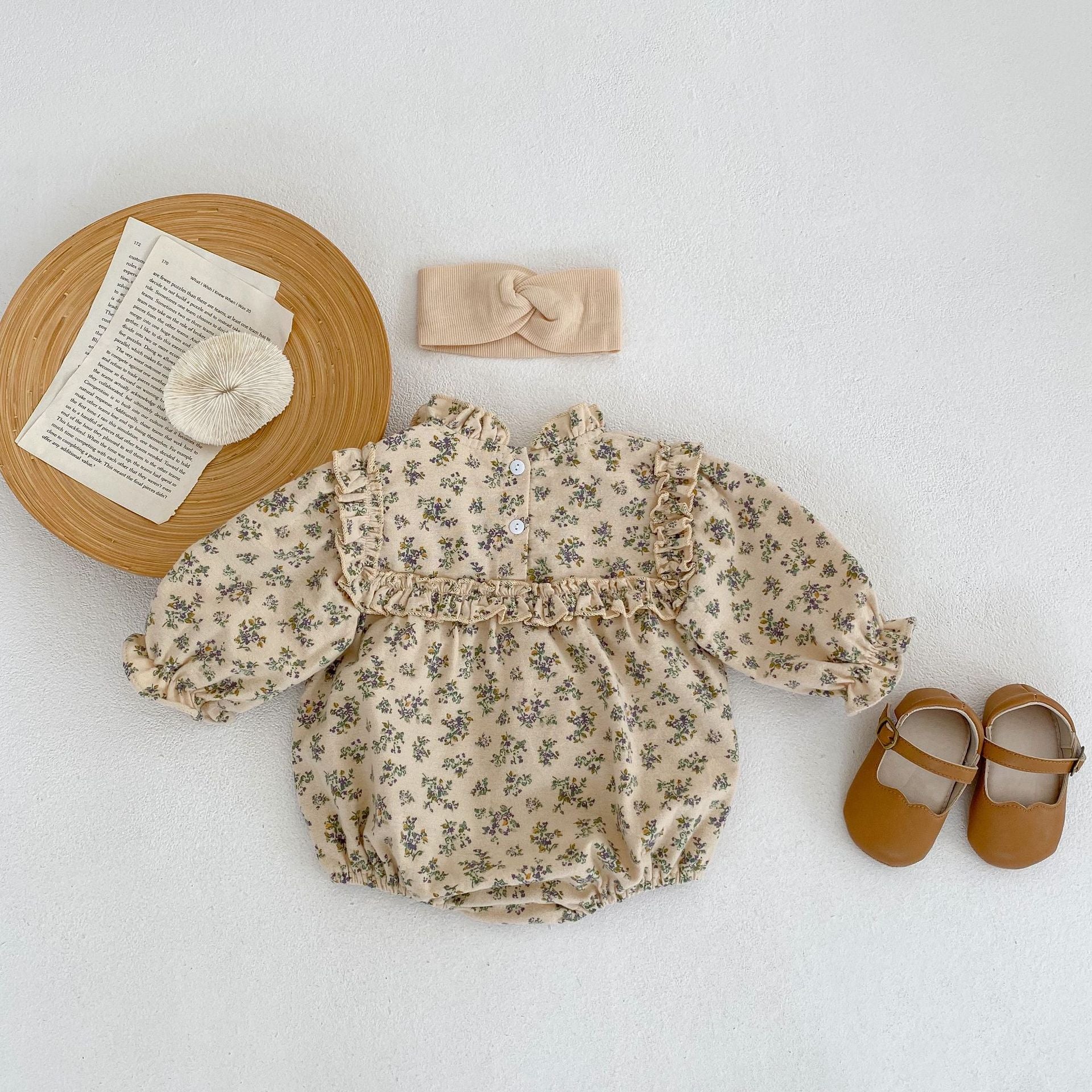 【BABY】スクエアフリルデザインロンパース CawaKomostore