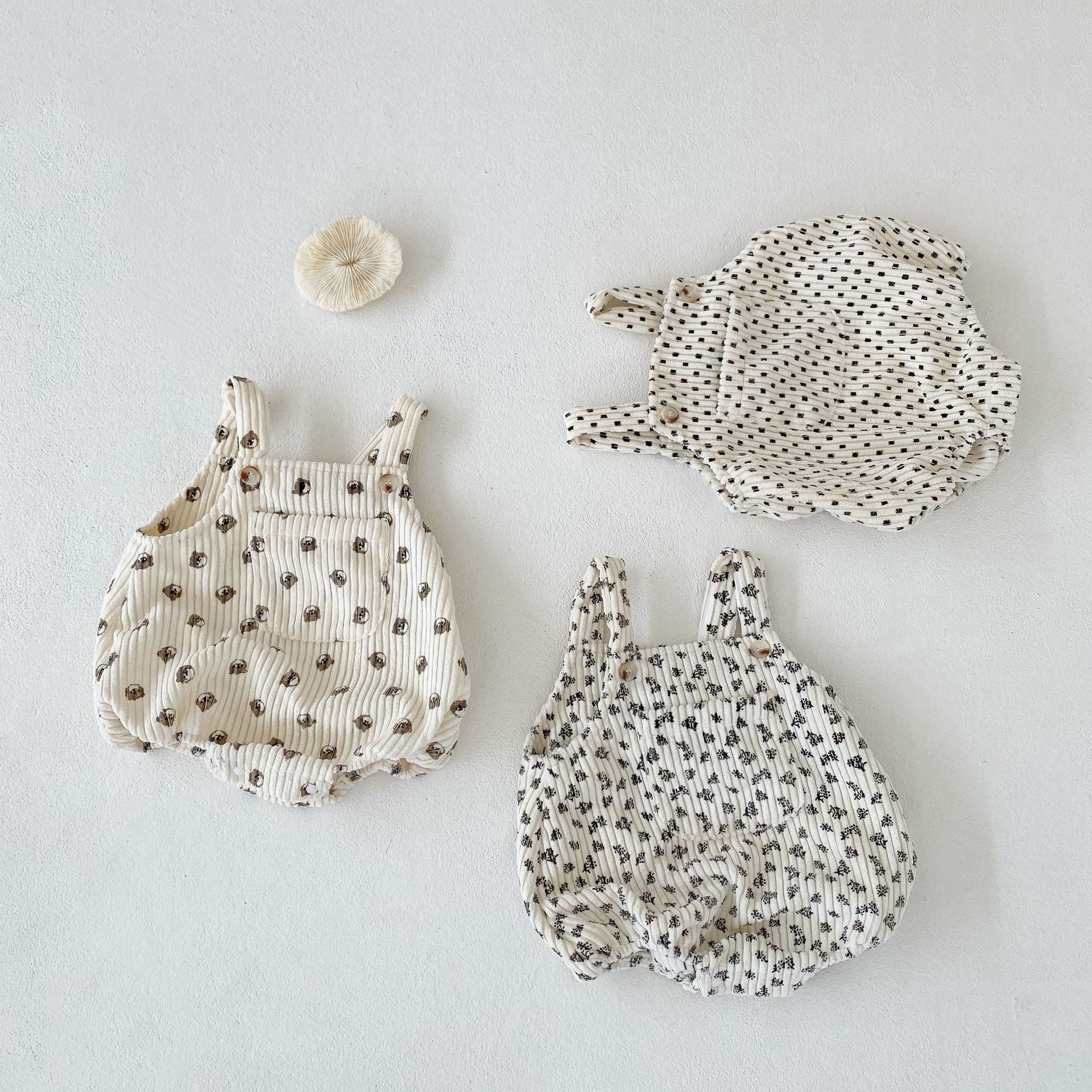 【BABY】総柄やわらかコーデュロイサロペット CawaKomostore