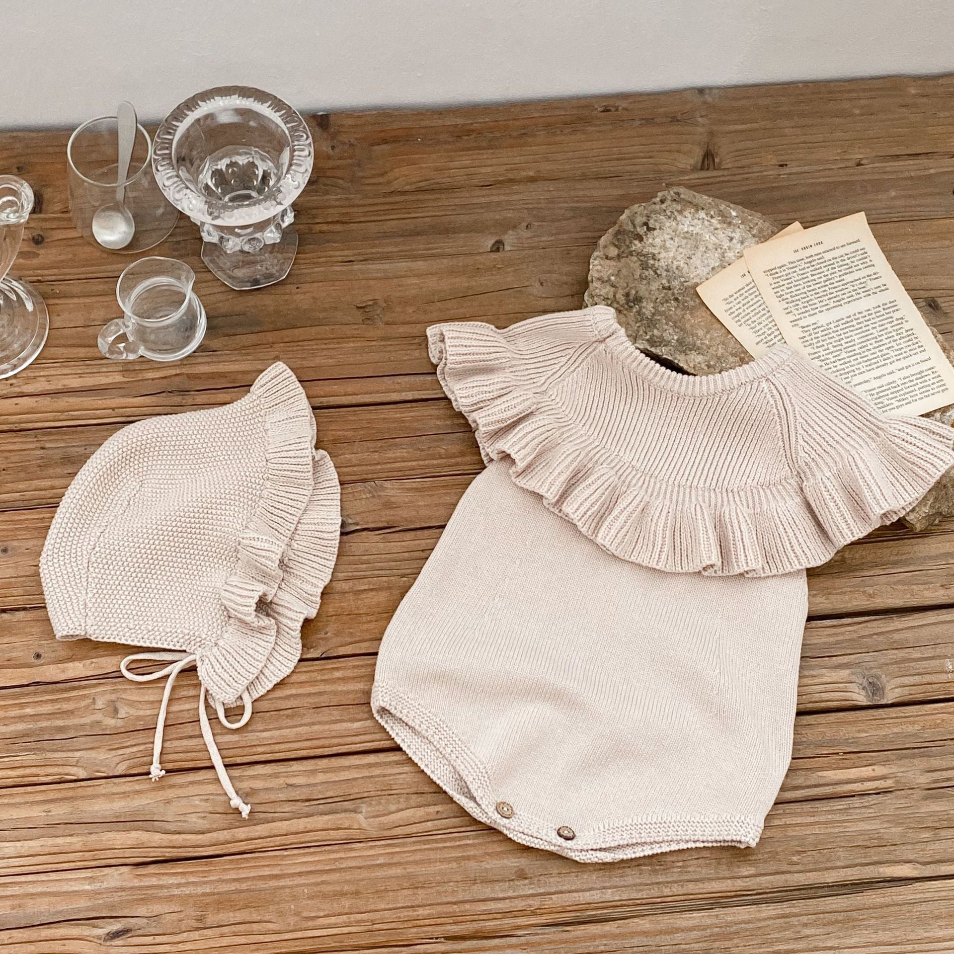 【BABY】フレンチスリーブフリルニットロンパース/ボンネット CawaKomostore