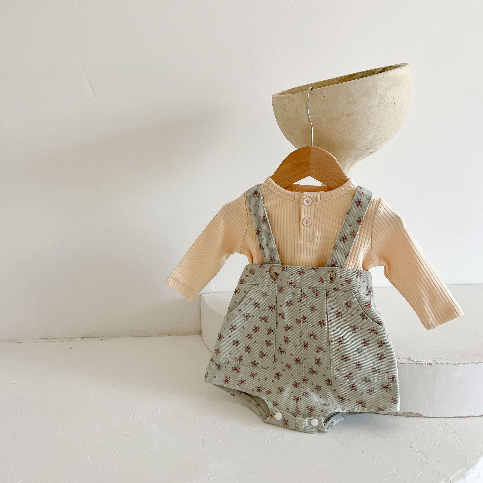 【BABY】小花柄サロペット CawaKomostore
