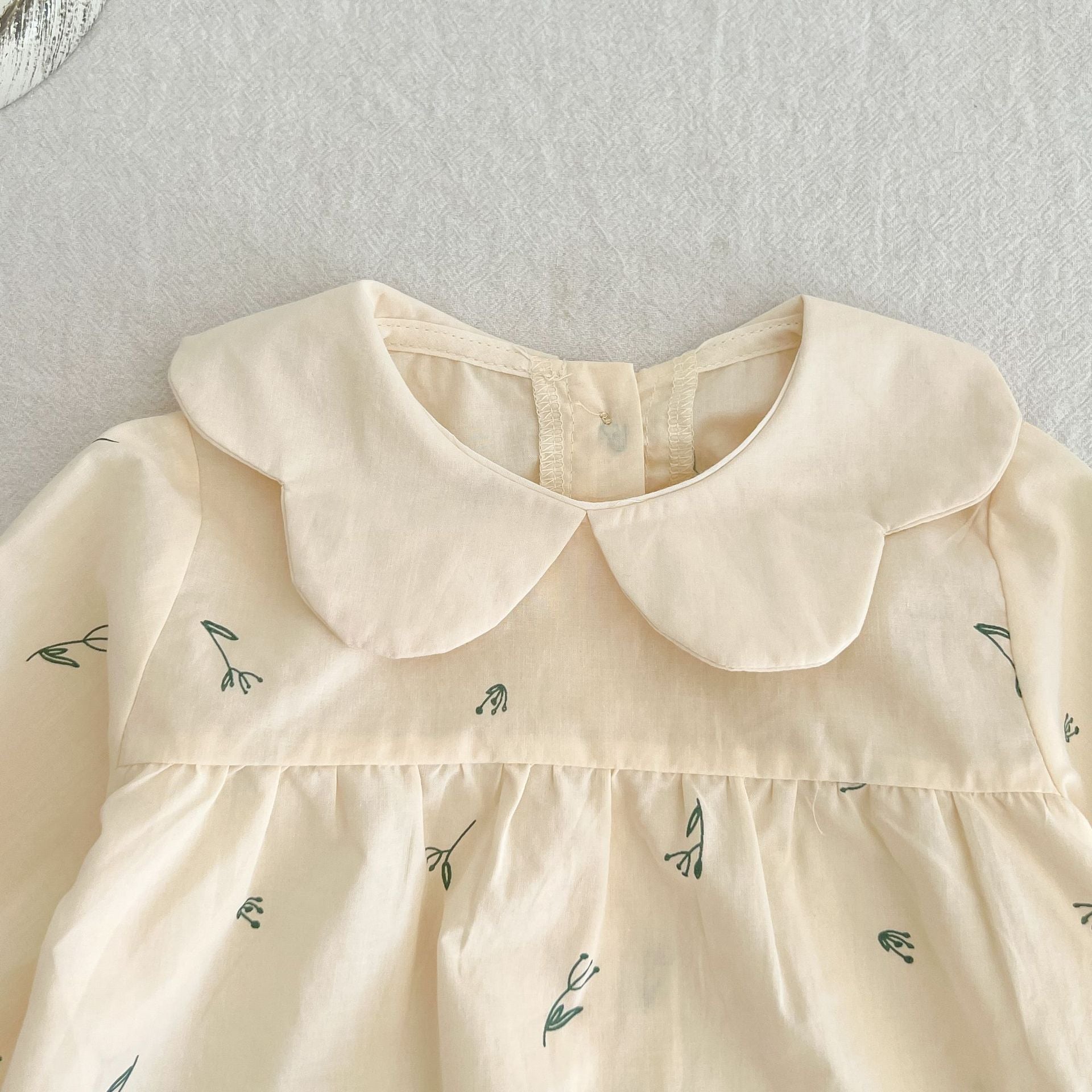 【BABY】襟付きフラワーテクスチャオーバーオール CawaKomostore