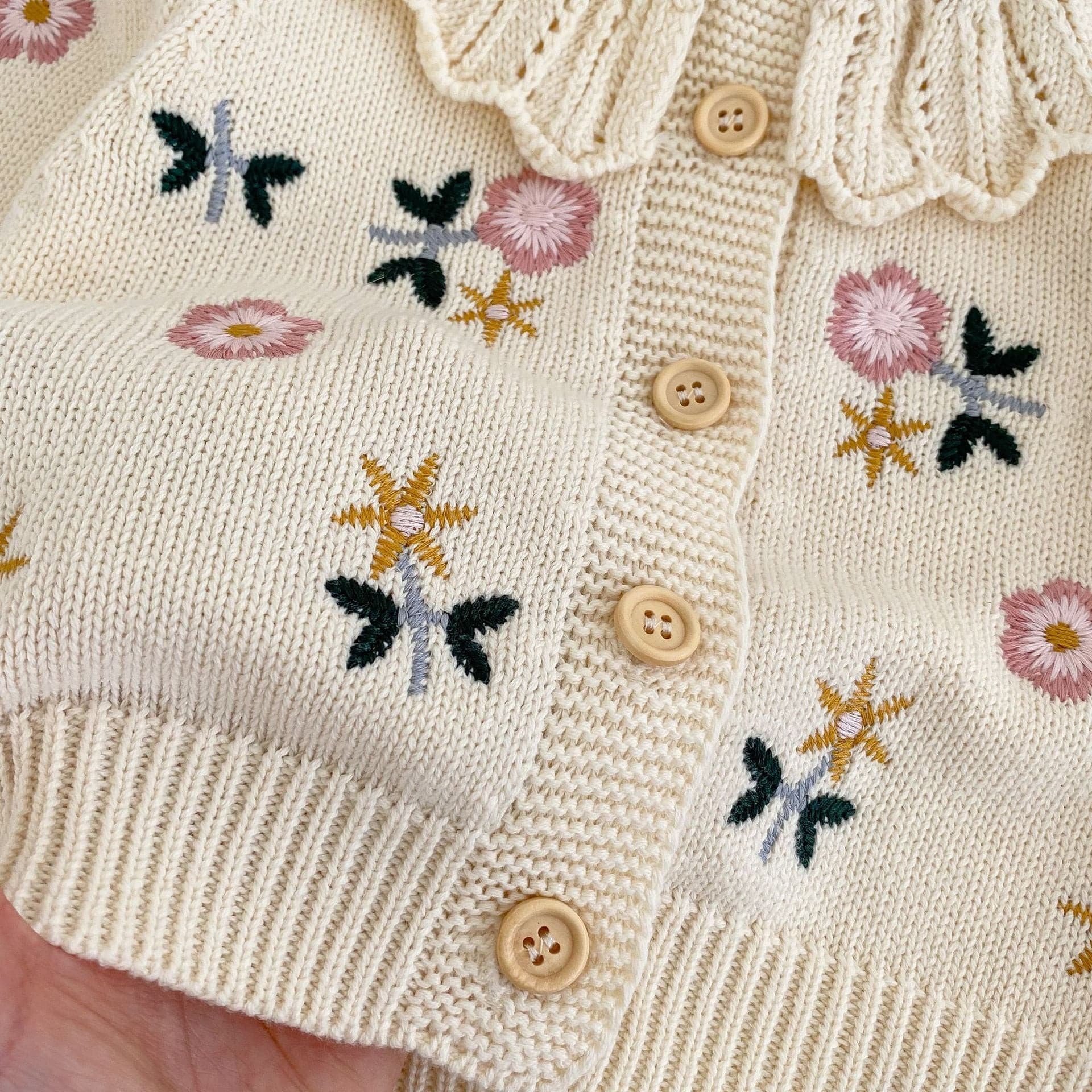 【BABY】フラワー刺繡ニットカーディガン CawaKomostore