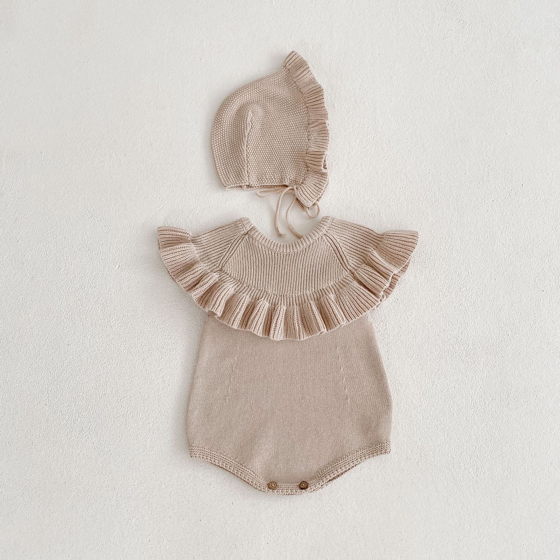 【BABY】フレンチスリーブフリルニットロンパース/ボンネット CawaKomostore