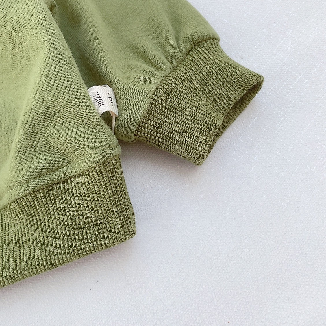 【BABY】英字シンプルスウェットシャツ CawaKomostore
