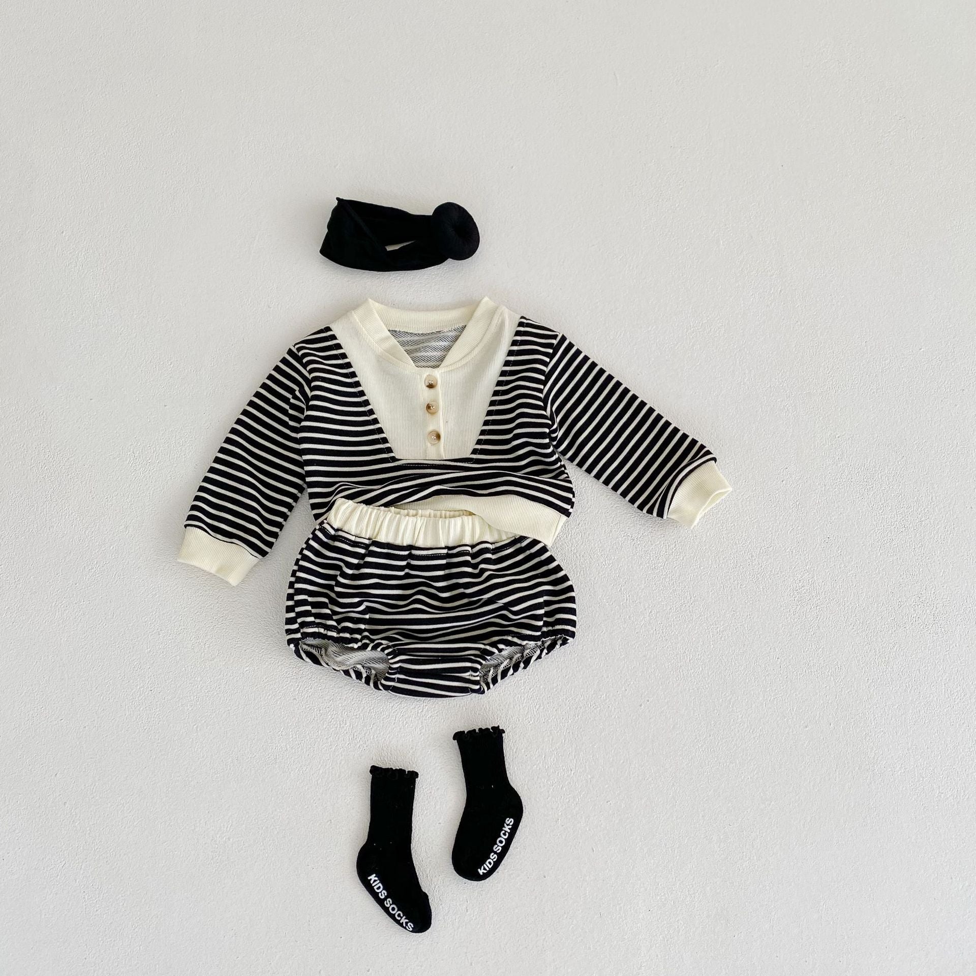 【BABY】ボーダー柄セットアップ CawaKomostore