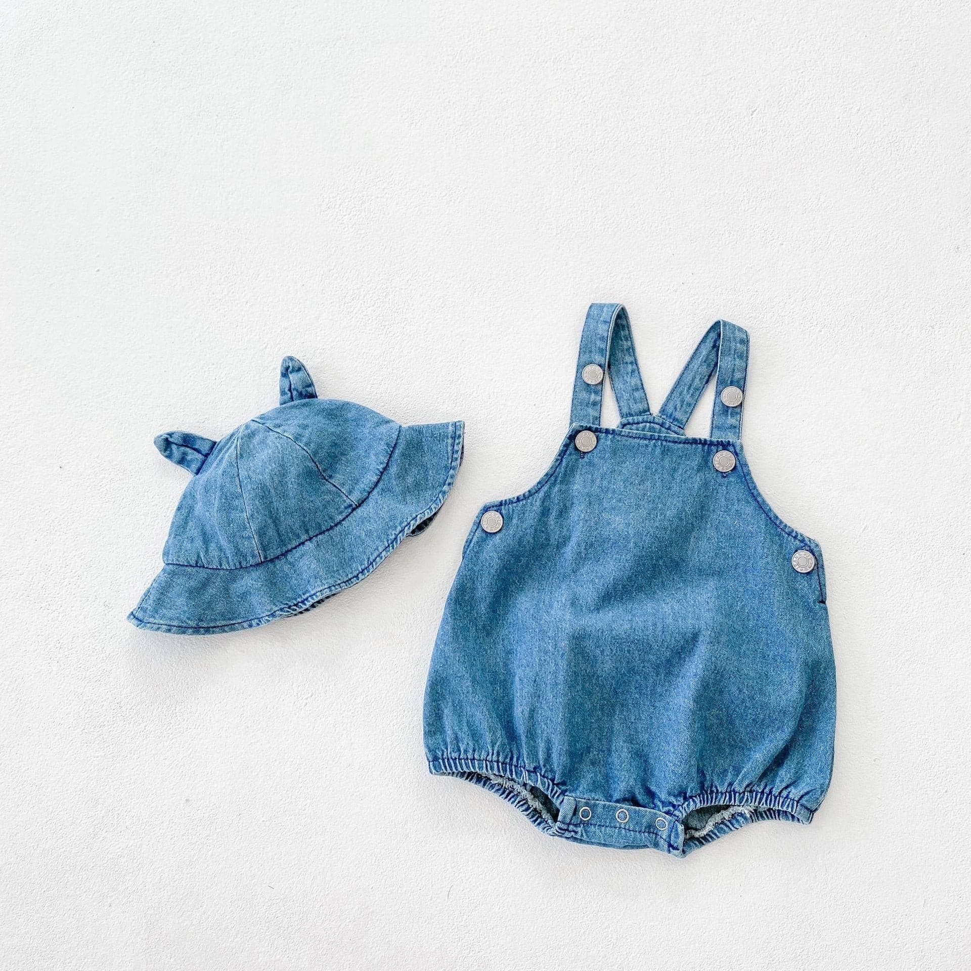 【BABY】今季大注目 デニムハーフサロペット(帽子付き) CawaKomostore
