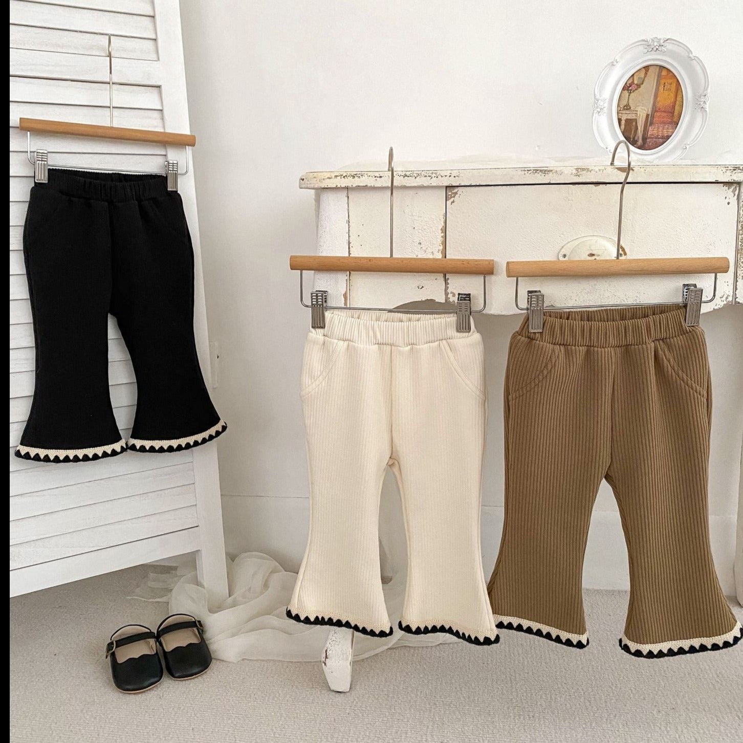 【BABY】ステッチデザインフレアパンツ CawaKomostore