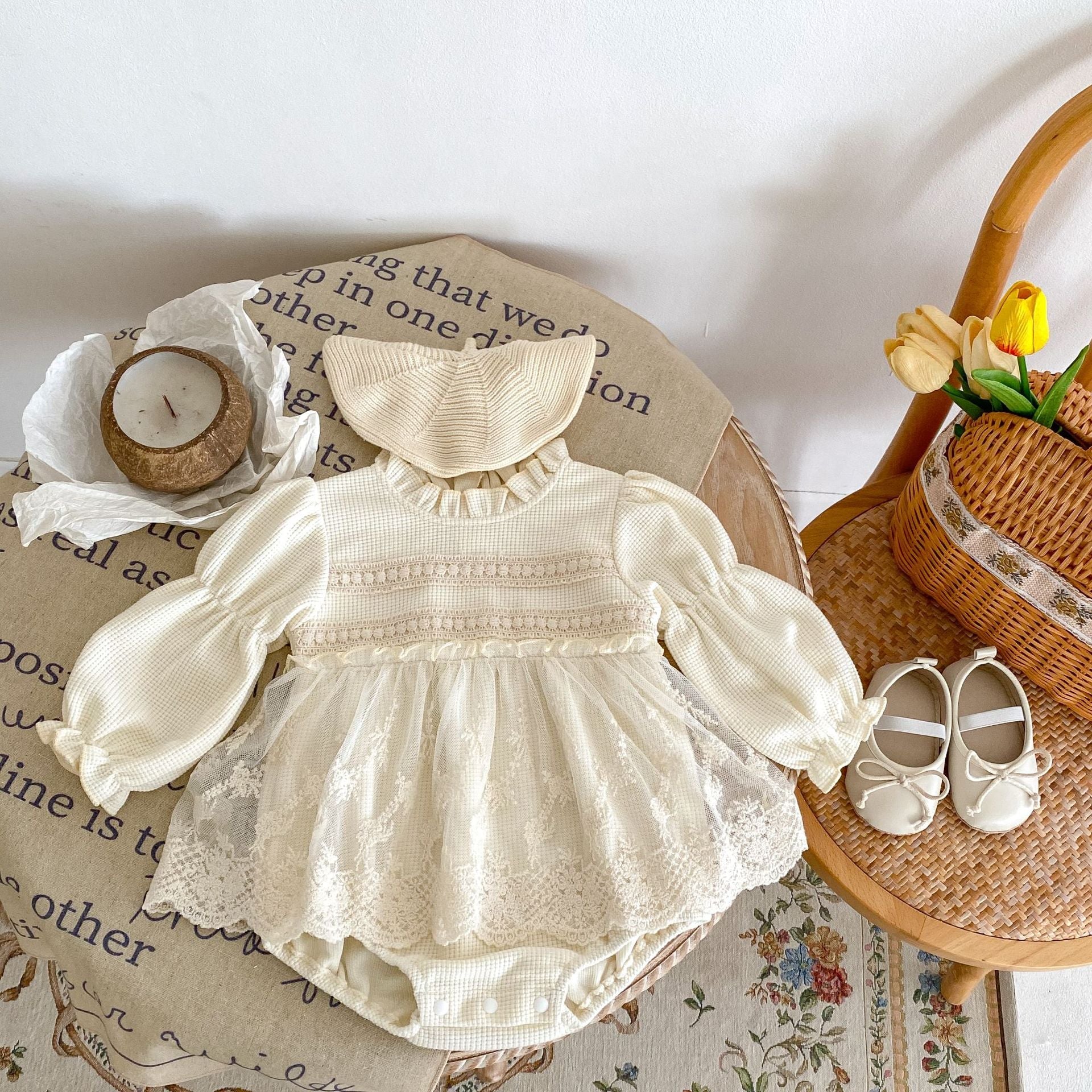 【BABY】フリルネック刺繍レースドレスロンパース CawaKomostore