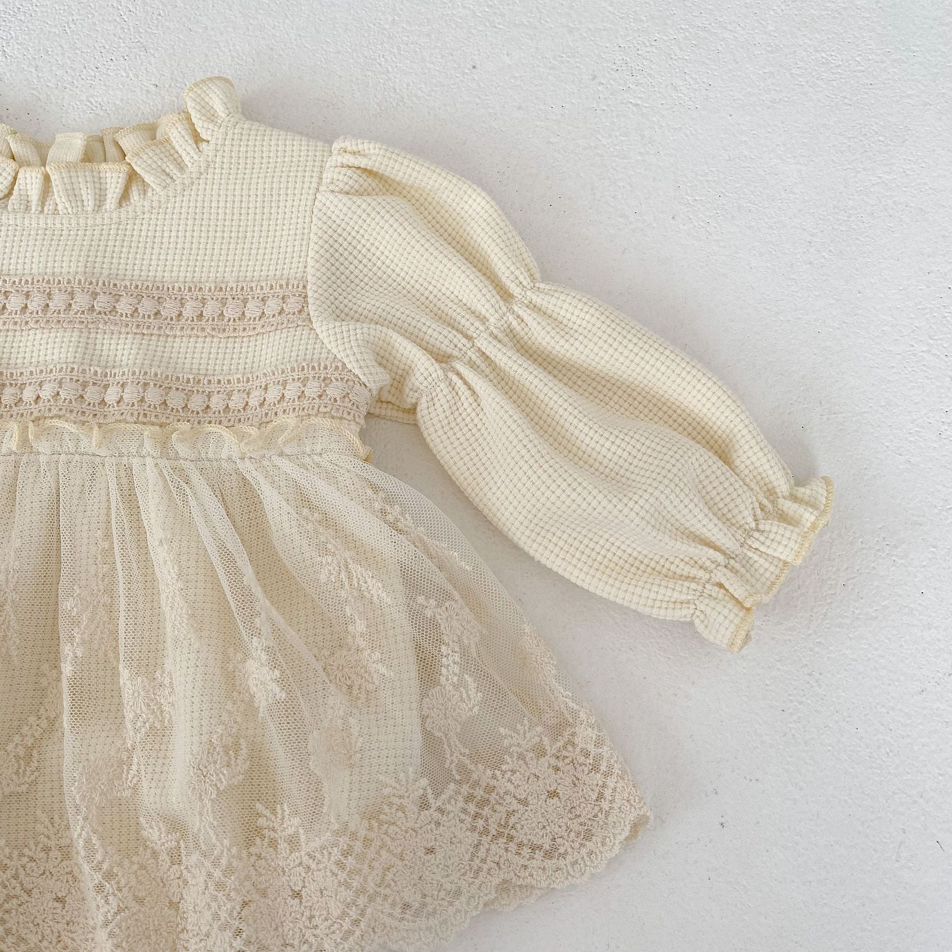 【BABY】フリルネック刺繍レースドレスロンパース CawaKomostore