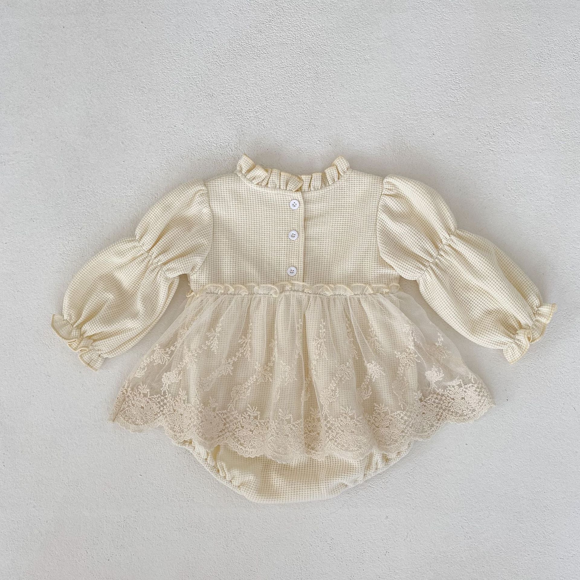 【BABY】フリルネック刺繍レースドレスロンパース CawaKomostore