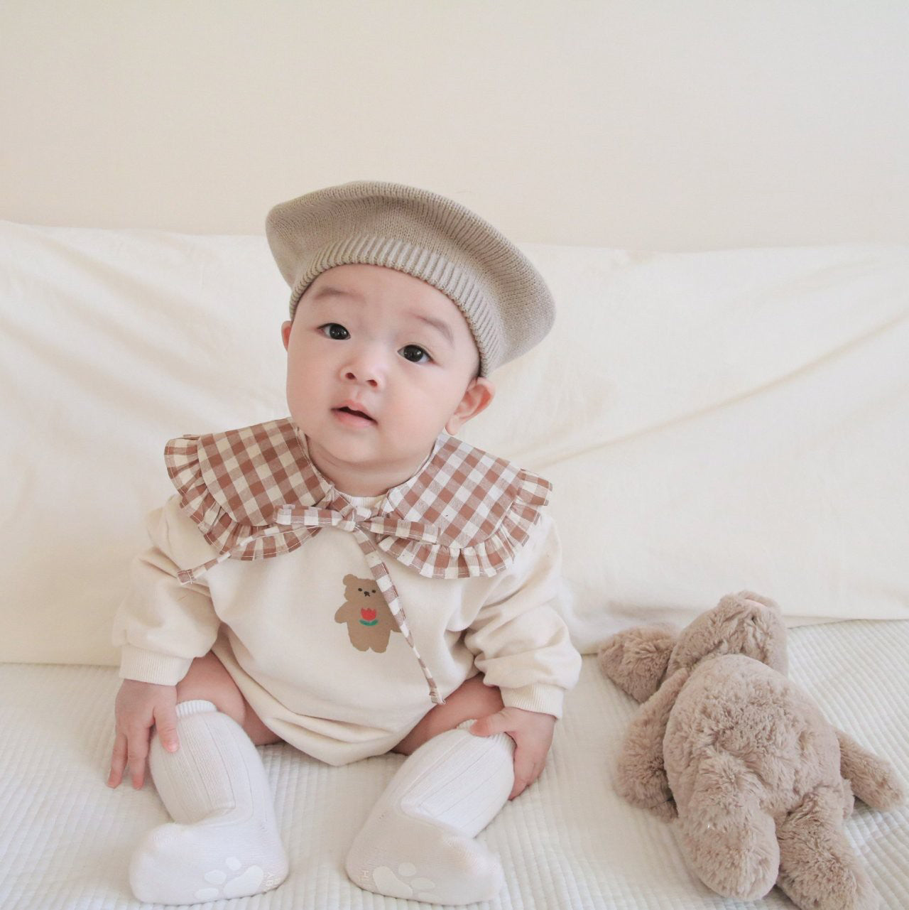 【BABY】くまちゃんロンパース(チェックフリルカラー付き) CawaKomostore