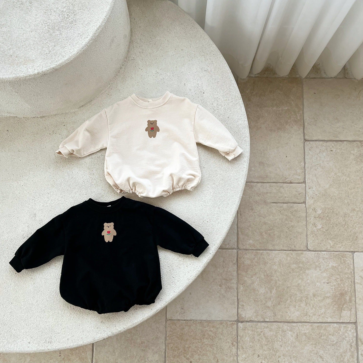 【BABY】くまちゃんロンパース(チェックフリルカラー付き) CawaKomostore